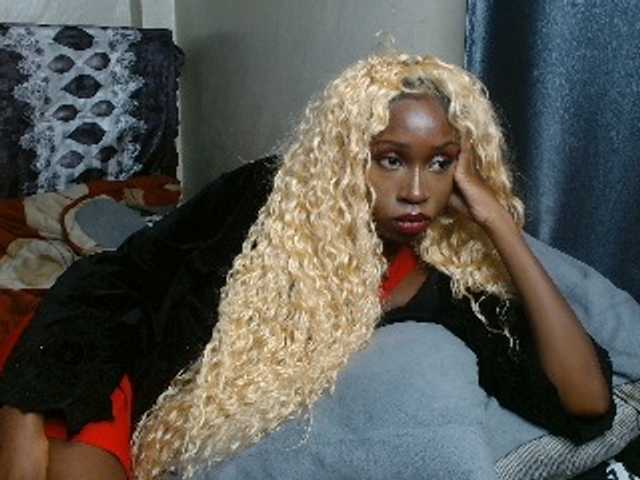 Boughie-birdy live cam on BongaCams