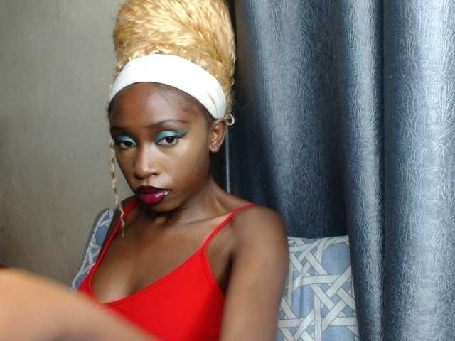 Boughie-birdy live cam on BongaCams