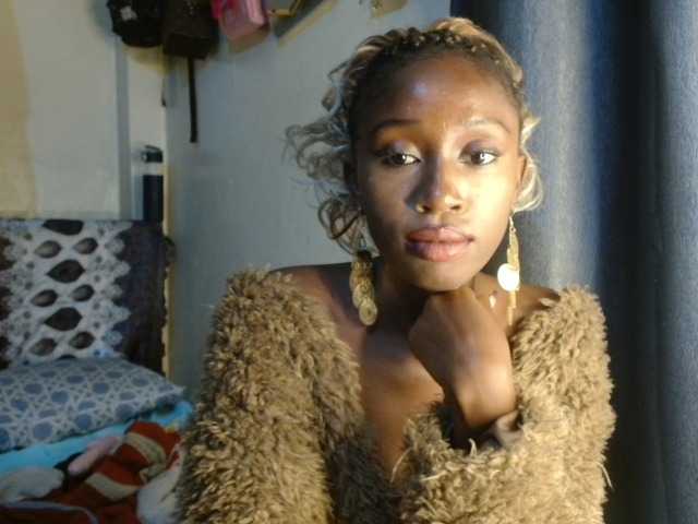 Boughie-birdy live webcam show