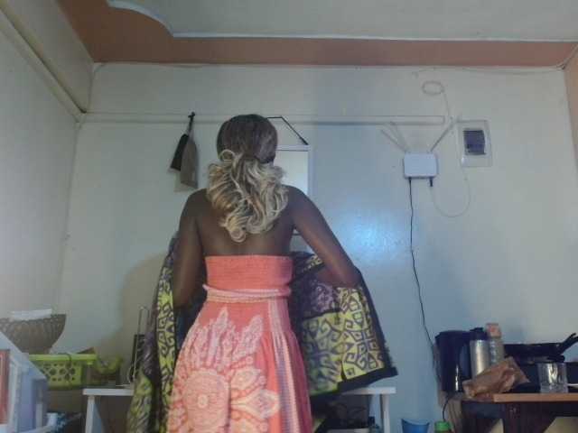 Boughie-birdy live webcam show
