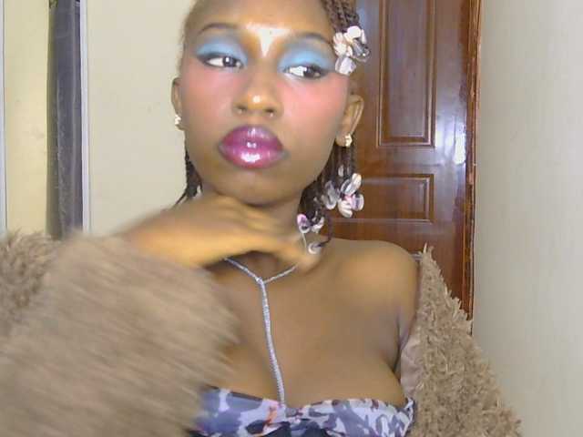 Boughie-birdy live cam on BongaCams