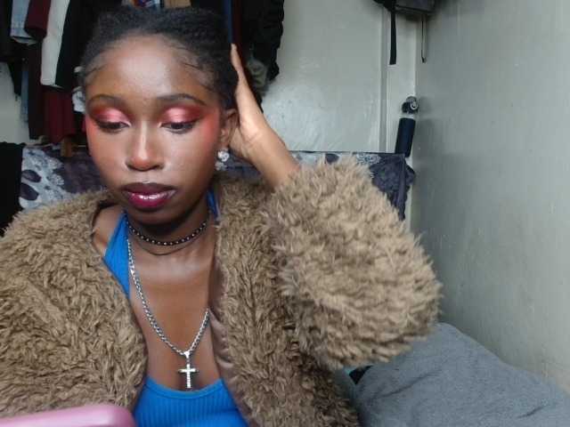 Boughie-birdy live cam on BongaCams