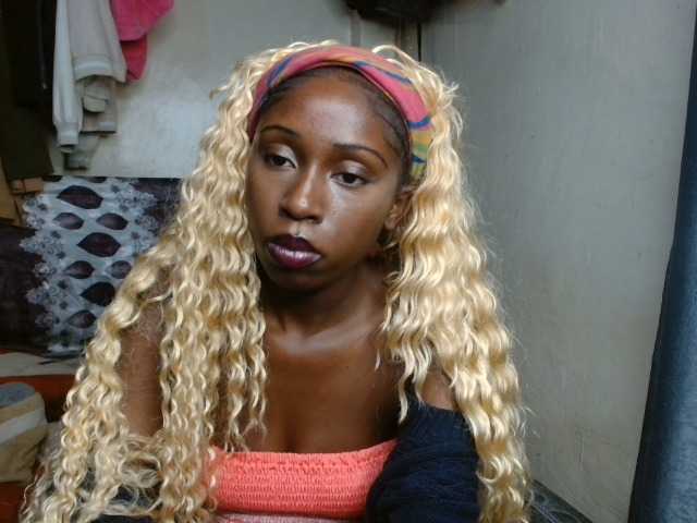 Boughie-birdy live cam on BongaCams
