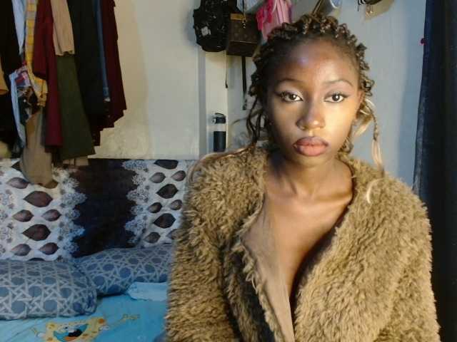 Boughie-birdy live webcam show