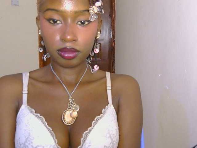Boughie-birdy, en directo ahora en BongaCams