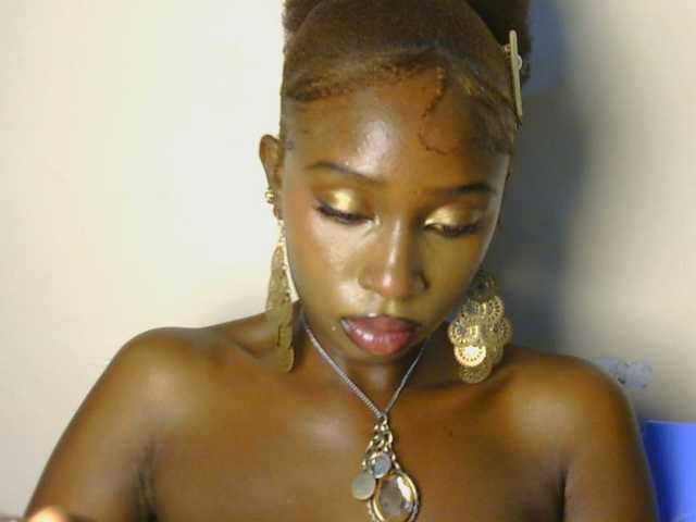 Boughie-birdy live cam on BongaCams