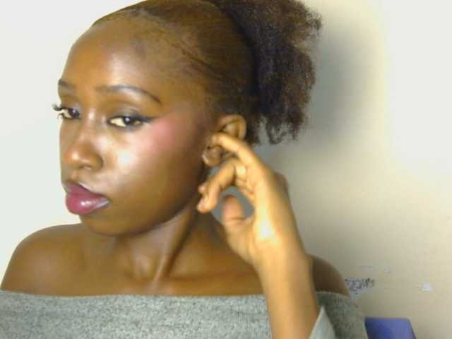 Boughie-birdy live cam on BongaCams