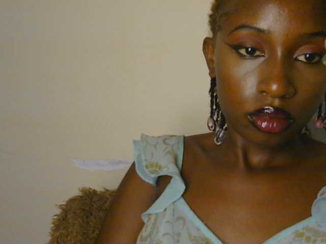 Boughie-birdy live cam on BongaCams