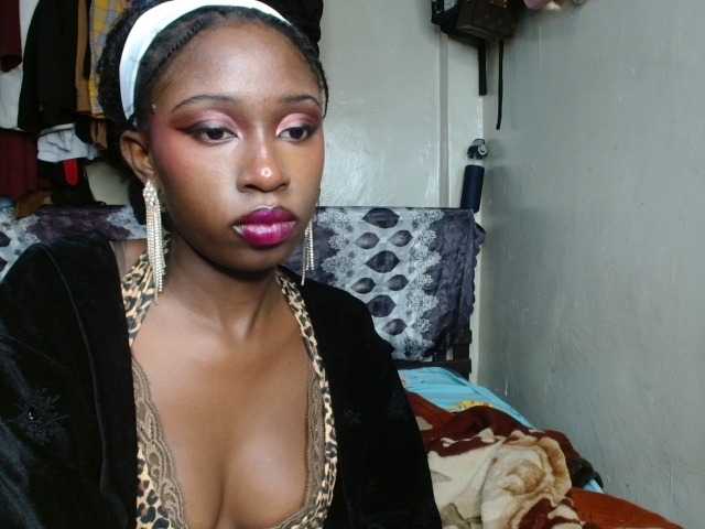 Boughie-birdy live cam on BongaCams