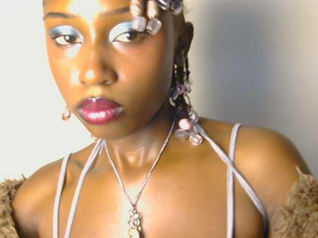 Boughie-birdy live cam on BongaCams