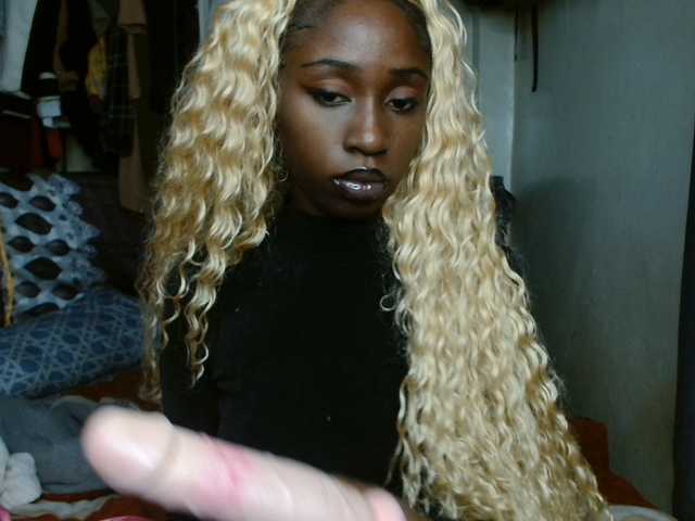 Boughie-birdy live cam on BongaCams