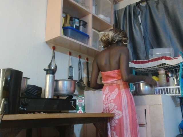 Boughie-birdy live webcam show
