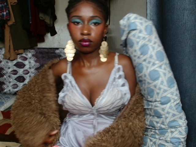 Boughie-birdy live cam on BongaCams