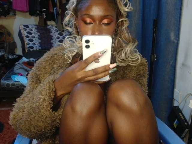 Boughie-birdy live webcam show