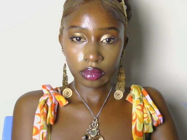 Boughie-birdy live cam on BongaCams