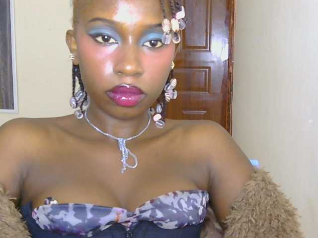Boughie-birdy live cam on BongaCams