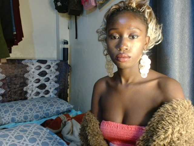 Boughie-birdy live webcam show