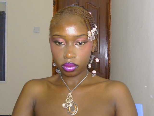Boughie-birdy live cam on BongaCams