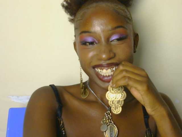 Boughie-birdy live cam on BongaCams