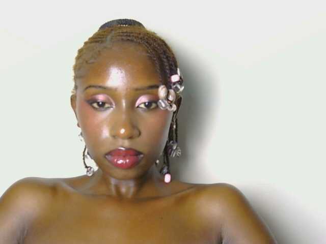 Boughie-birdy live cam on BongaCams