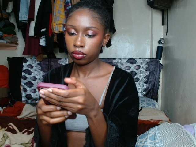 Boughie-birdy live cam on BongaCams