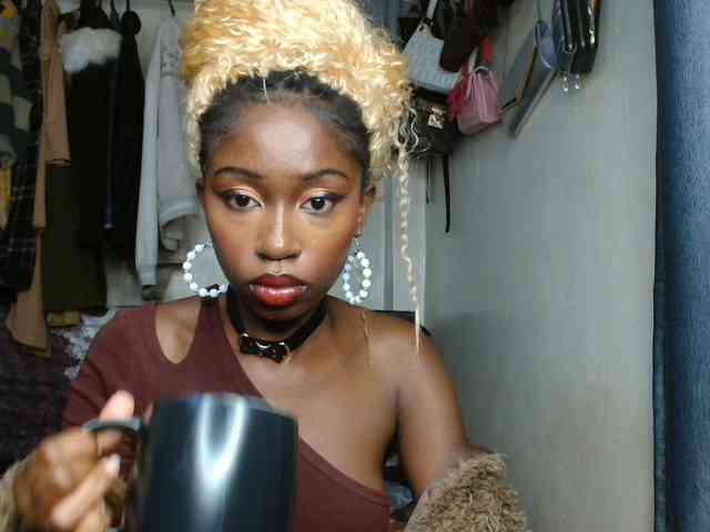 Boughie-birdy webcam