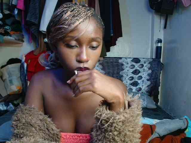 Boughie-birdy webcam