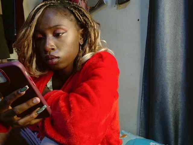 Boughie-birdy Live Webcam on BongaCams