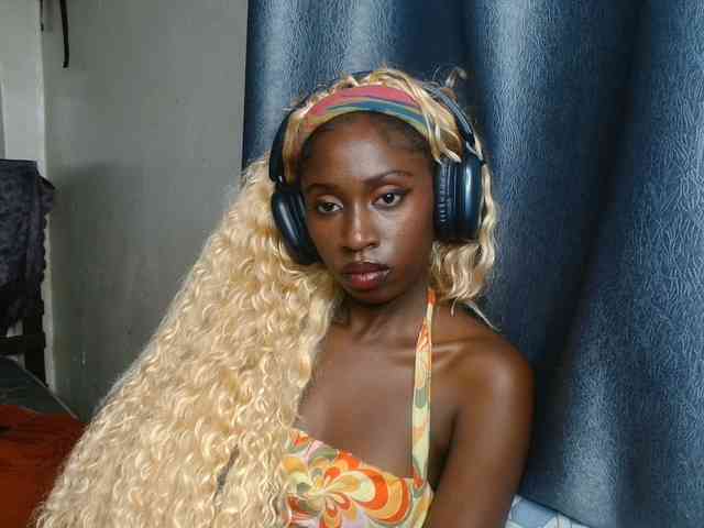 Boughie-birdy webcam