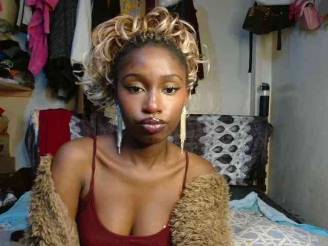 Boughie-birdy webcam
