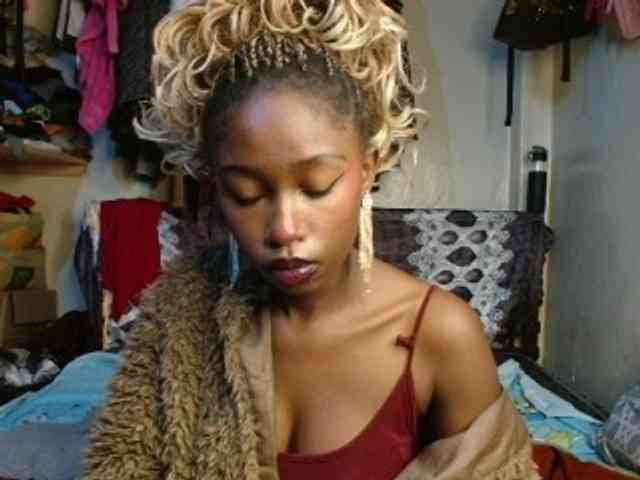 Boughie-birdy webcam