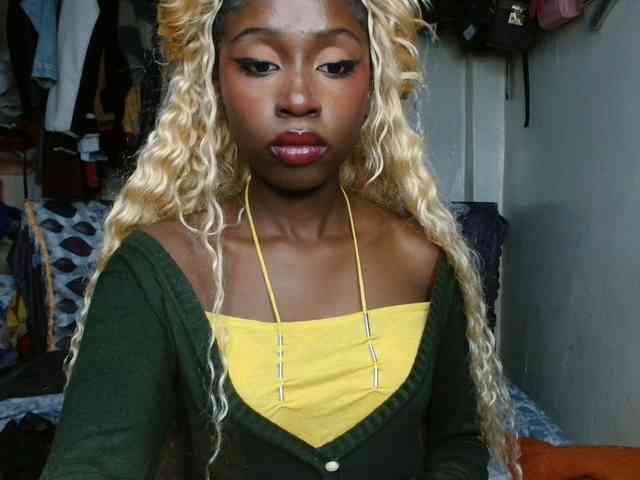 Boughie-birdy webcam