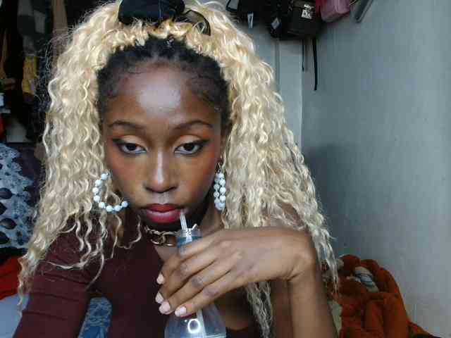 Boughie-birdy webcam