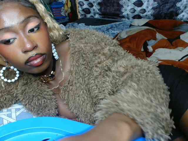 Boughie-birdy webcam
