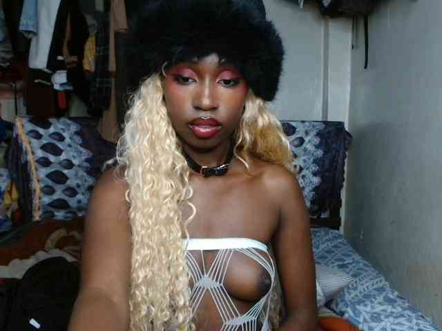 Boughie-birdy webcam