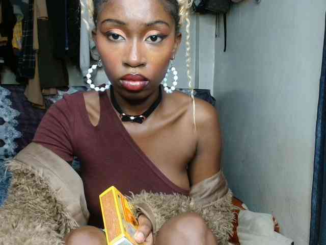 Boughie-birdy webcam