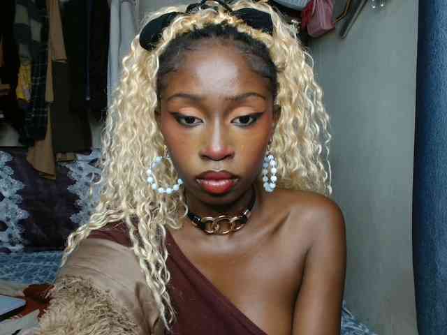 Boughie-birdy webcam