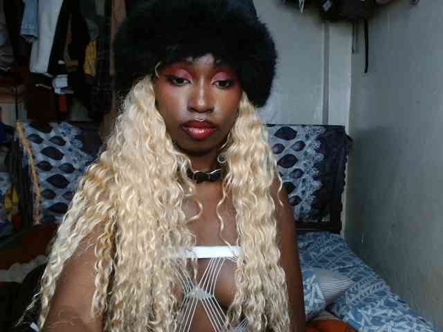 Boughie-birdy webcam