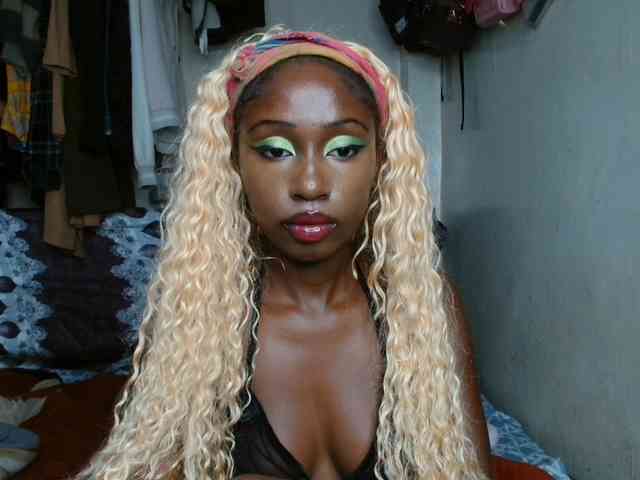 Boughie-birdy webcam