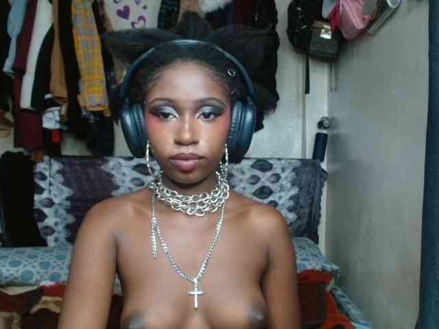 Boughie-birdy webcam