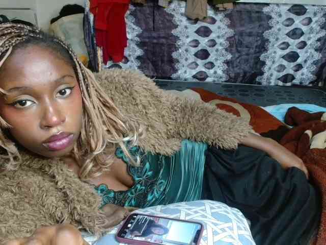 Boughie-birdy webcam