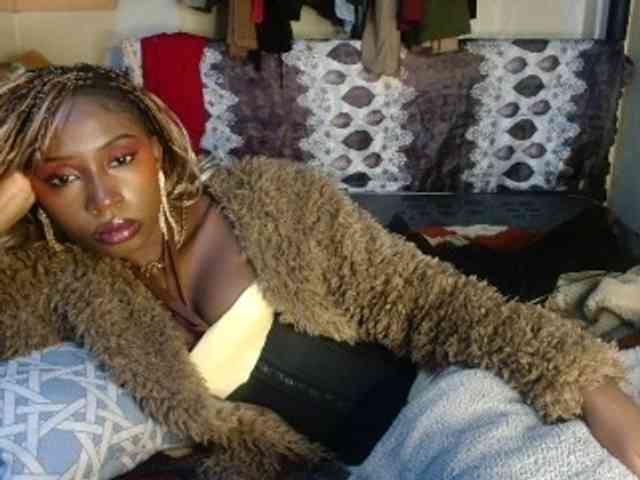 Boughie-birdy webcam