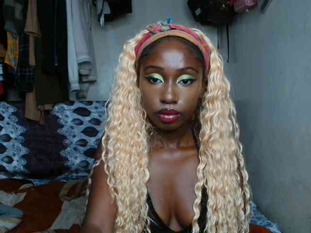 Boughie-birdy webcam