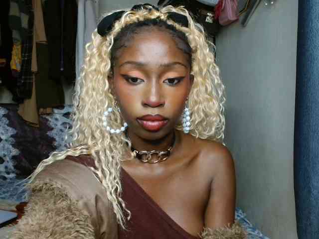 Boughie-birdy webcam