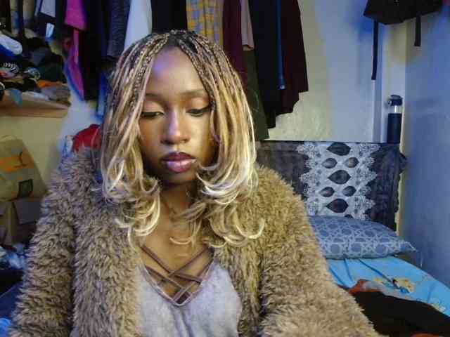 Boughie-birdy webcam