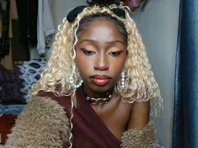 Boughie-birdy webcam