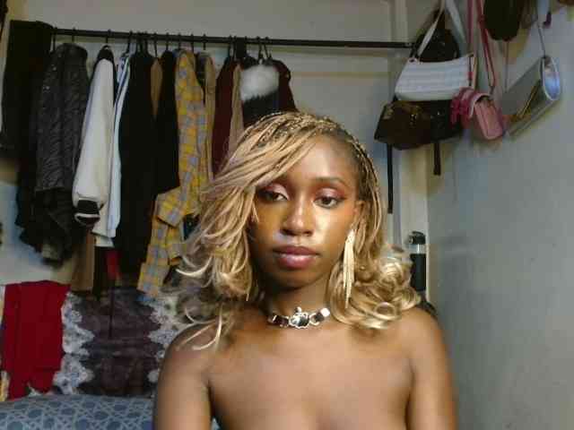 Boughie-birdy webcam