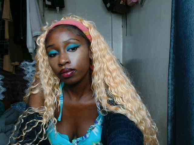 Boughie-birdy webcam