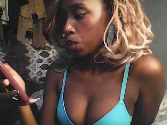 Boughie-birdy webcam