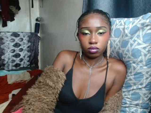 Boughie-birdy webcam
